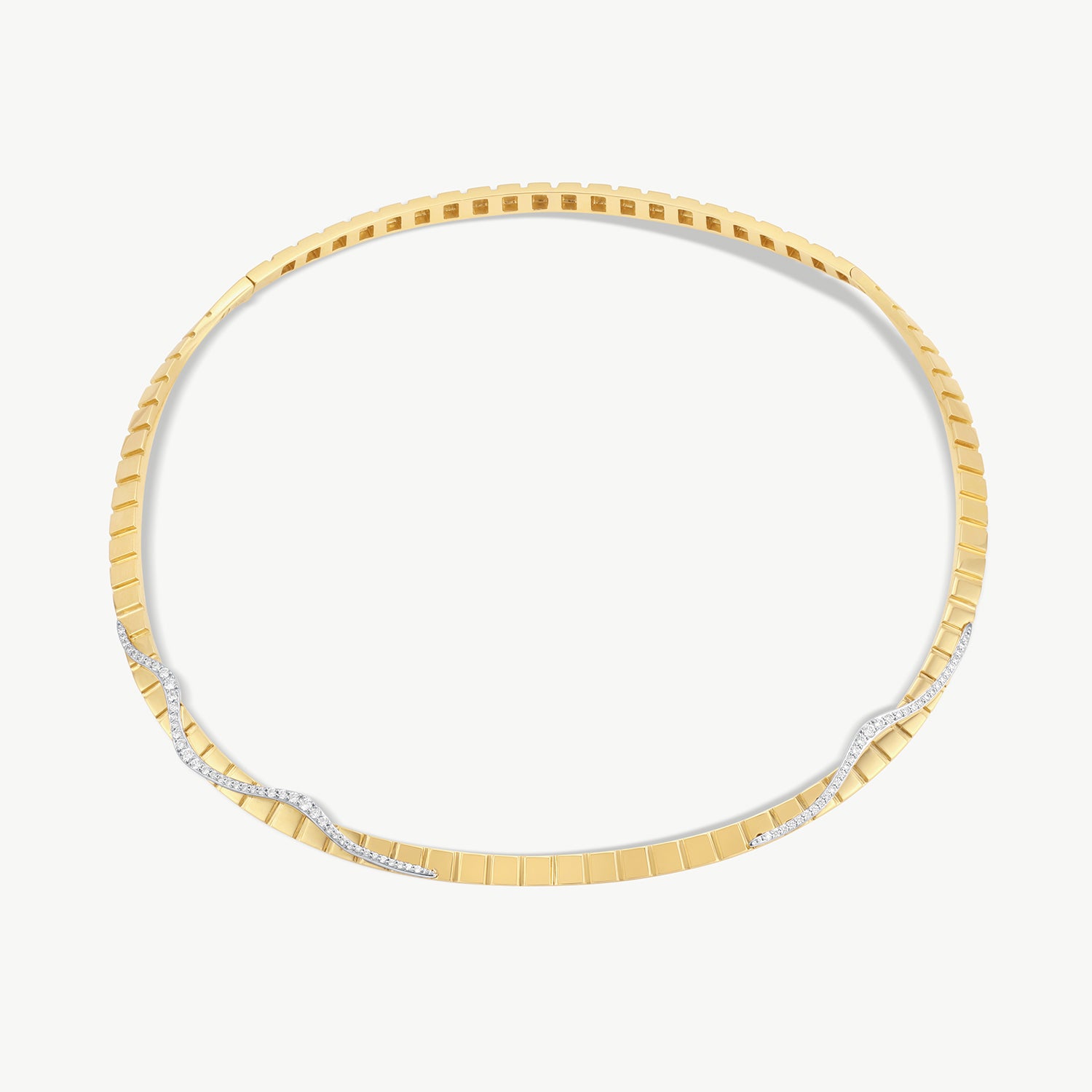 The Classic Mini Collar